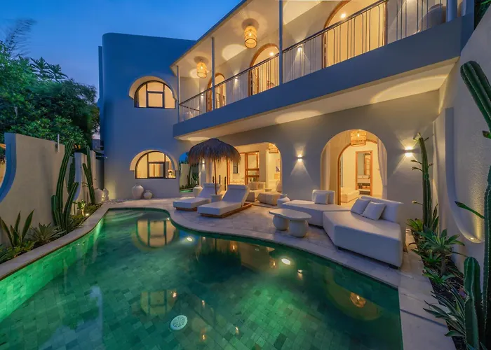 Hawk - Aesthetically Pleasing 4br In Villa Canggu (Bali)