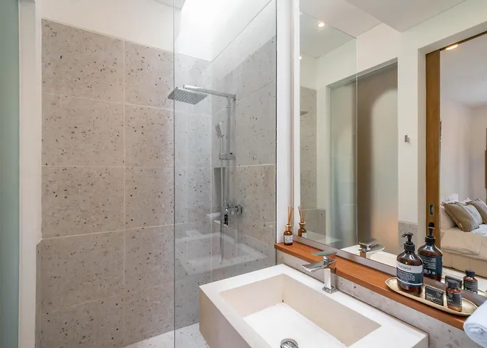 Hawk - Aesthetically Pleasing 4br In Villa Canggu (Bali)