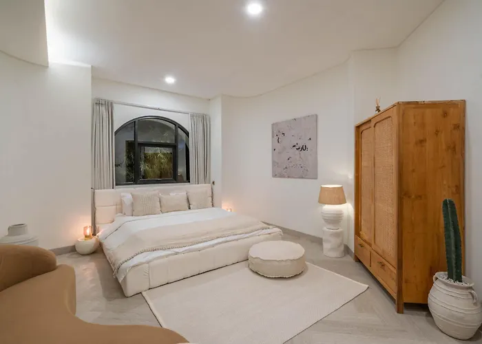Hawk - Aesthetically Pleasing 4br In Canggu (Bali)