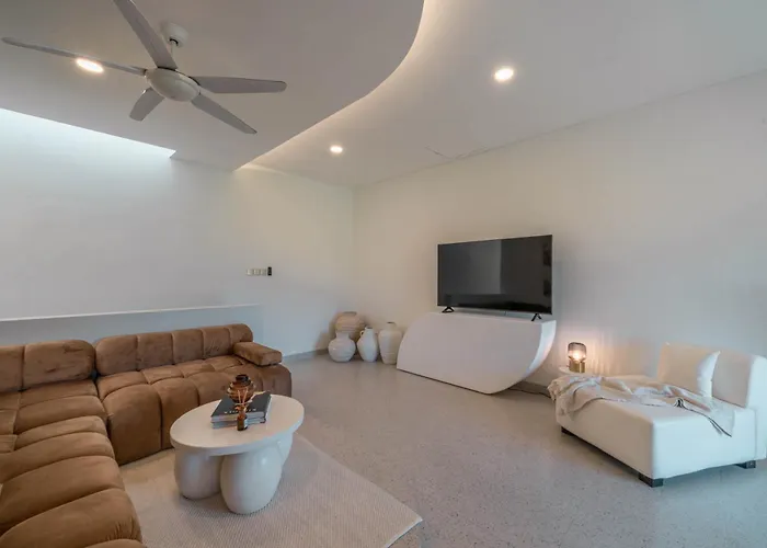 Hawk - Aesthetically Pleasing 4br In