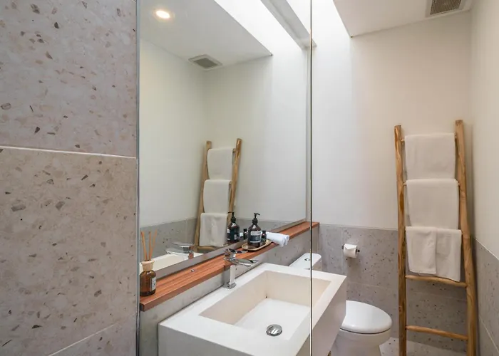 Hawk - Aesthetically Pleasing 4br In Villa *