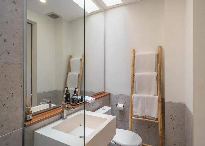 Villa Hawk - Aesthetically Pleasing 4br In Canggu (Bali)