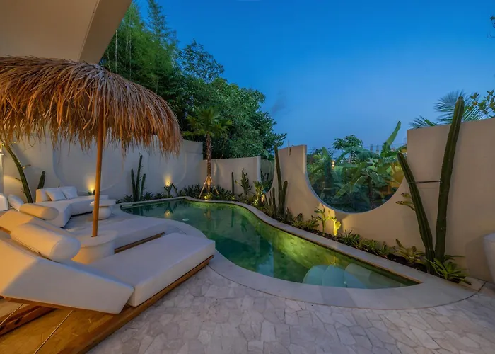 Hawk - Aesthetically Pleasing 4br In Canggu (Bali)