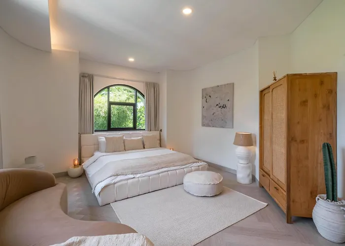 Hawk - Aesthetically Pleasing 4br In Villa Canggu (Bali)