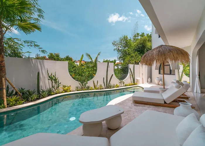 Hawk - Aesthetically Pleasing 4br In Villa Canggu (Bali)