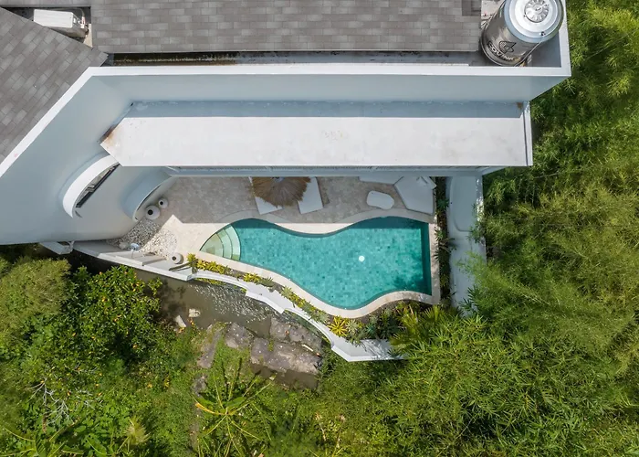 Hawk - Aesthetically Pleasing 4br In Canggu (Bali)