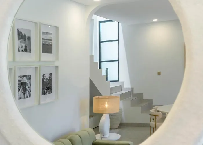 Hawk - Aesthetically Pleasing 4br In Villa *