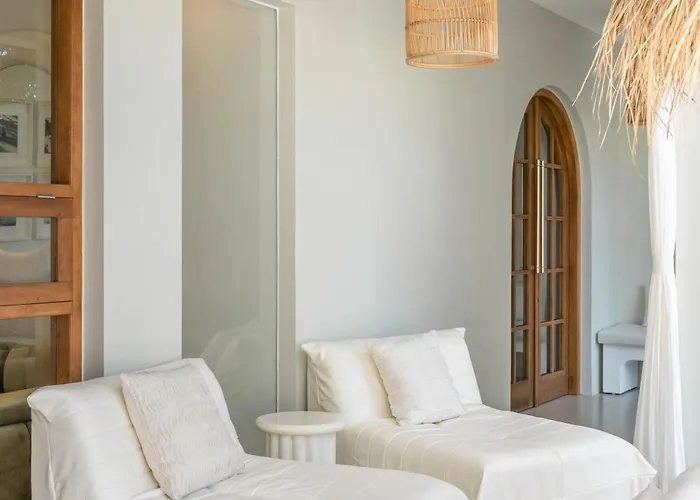 Hawk - Aesthetically Pleasing 4br In Villa *